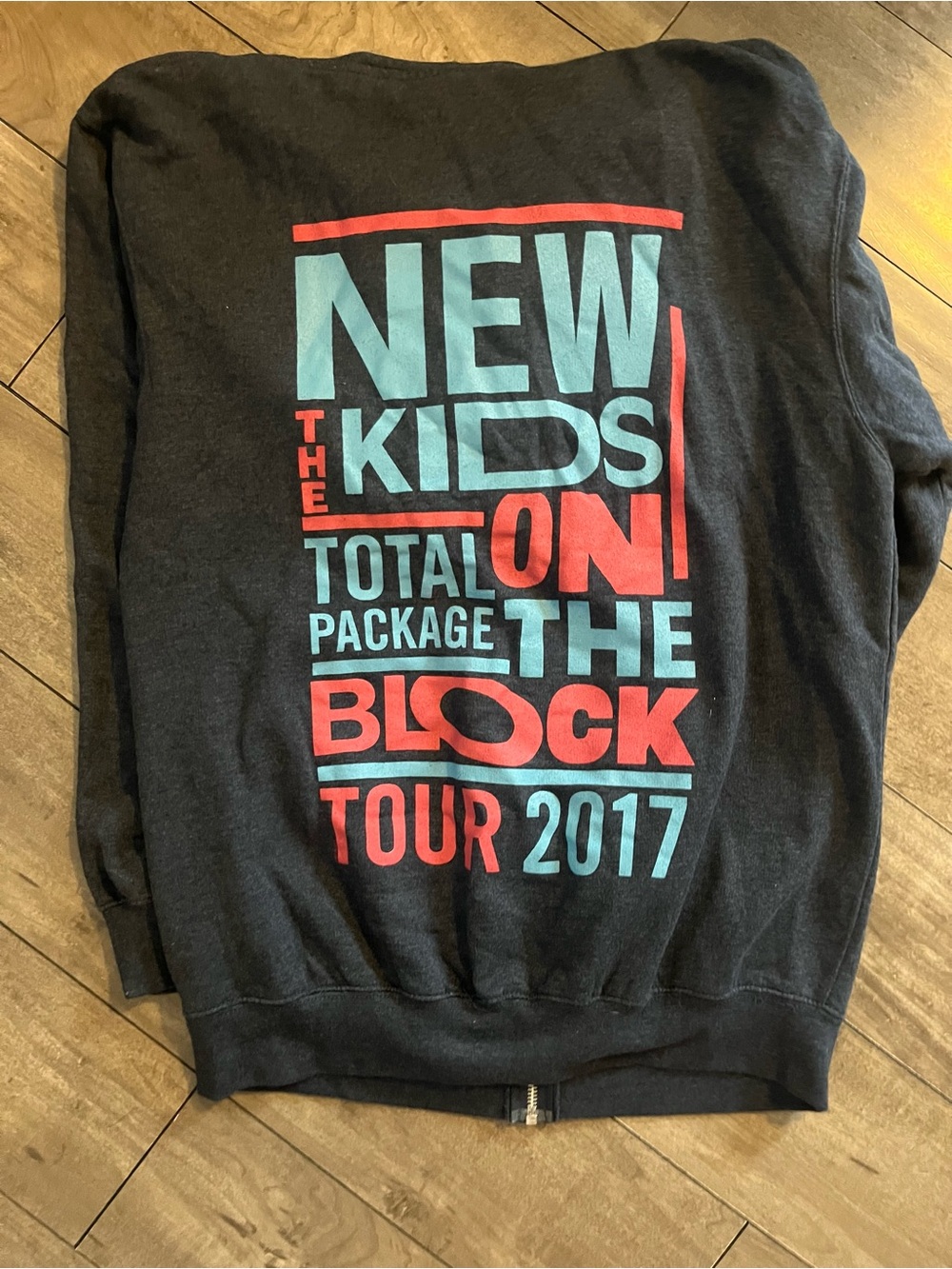 New Kids On The Block 2017 Tour Graphic Sweatshirt - Black